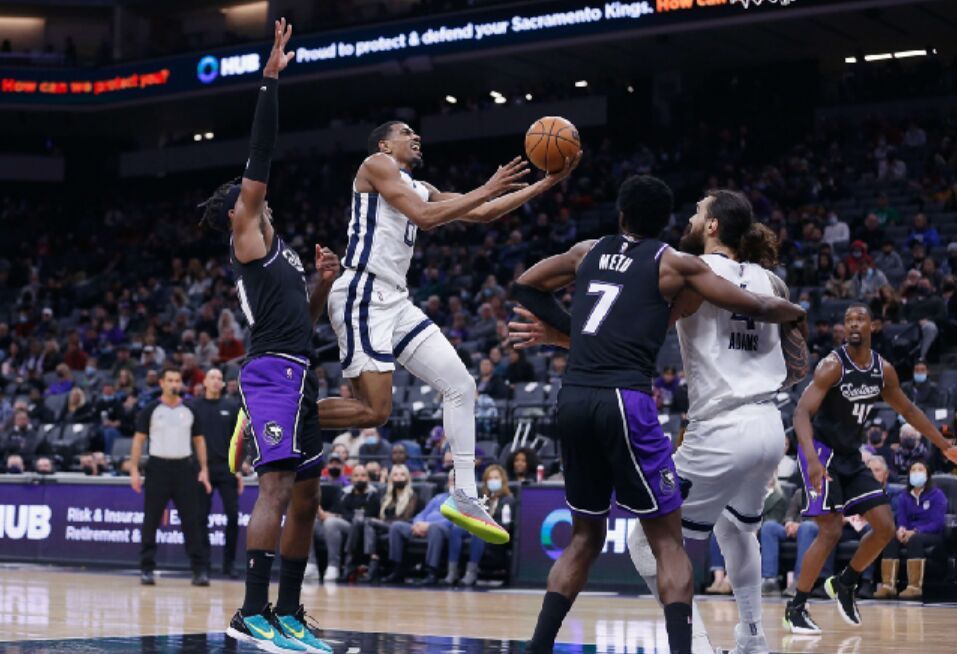  国王希尔德三分绝杀淘汰灰熊  